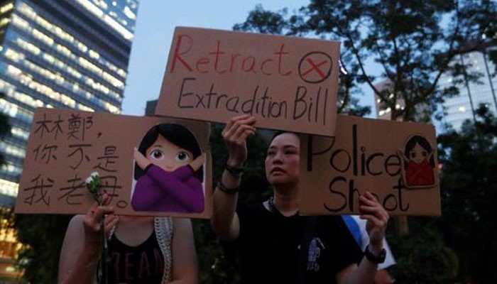ہانگ کانگ میں مظاہرین نے رہنماؤں کے استعفے کا مطالبہ کردیا