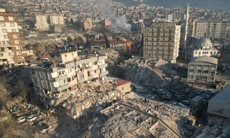 ترکیہ، شام میں تباہ کن زلزلہ: ہلاکتوں کی تعداد 19 ہزار سے تجاوز کرگئی