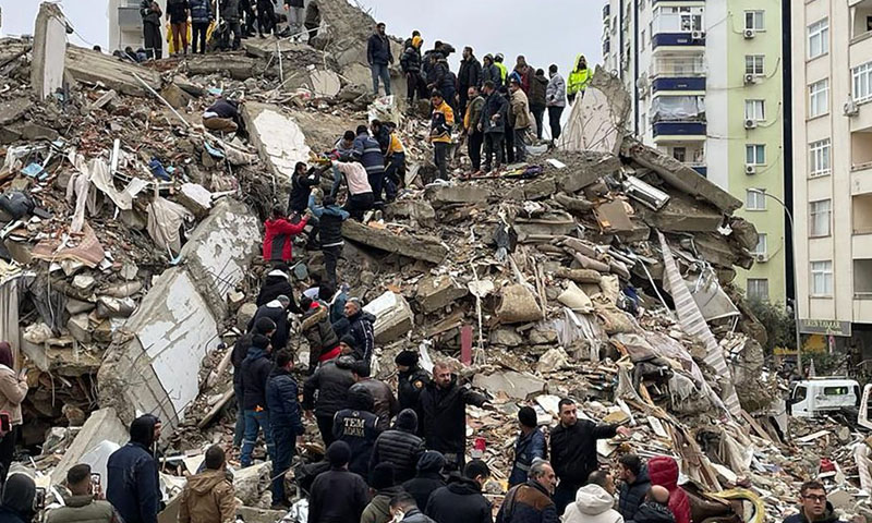 ترکیہ اورشام میں زلزلے سے اموات کی تعداد7ہزار800 سے تجاوزکرگئی