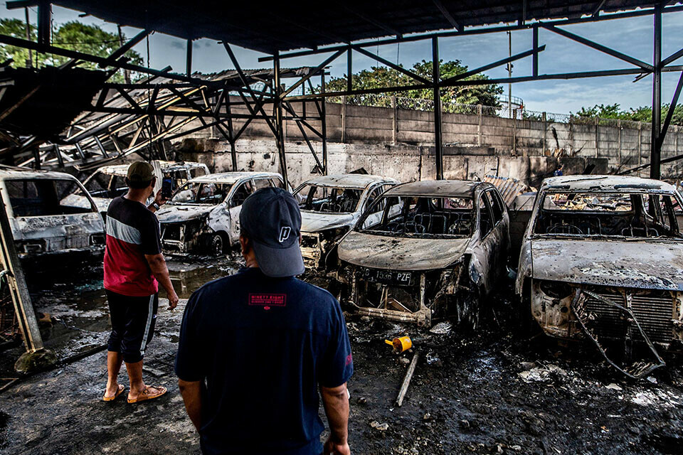 انڈونیشیا: ایندھن ذخیرہ کرنے والے ڈپو میں آگ لگنے سے 16 افراد ہلاک