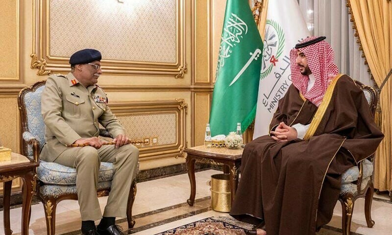 جنرل ساحر شمشاد مرزا کی سعودی وزیر دفاع شہزادہ خالد بن سلمان سے ملاقات