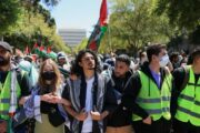 غزہ سے یکجہتی کیلئے کیخلاف امریکی یونیورسٹیوں میں احتجاج، 900 مظاہرین گرفتار